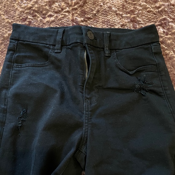 American Eagle Jeans- Next level SZ 4 short - Picture 3 of 7